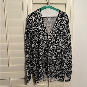 4/$25 SALE Croft & Barrow Large Black and White Coral Knit Sweater Cardigan